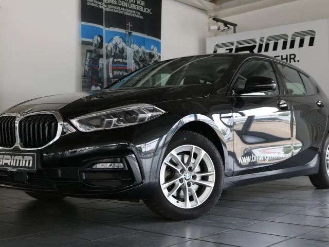 BMW 118 118i Sedan Sport Line
