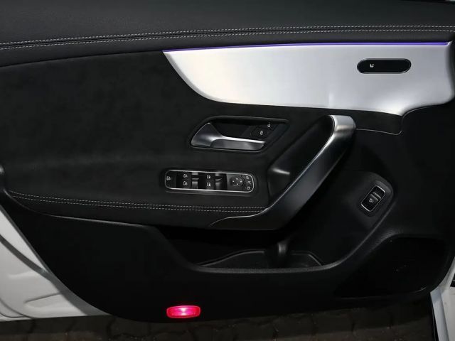 Mercedes-Benz CLA 200 AMG Line