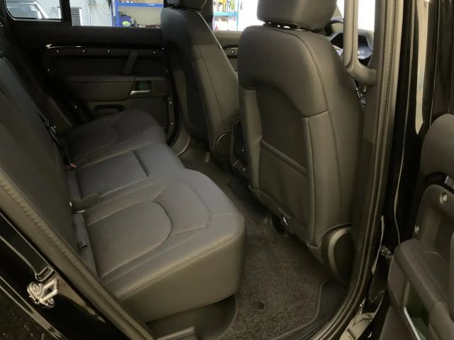 Land Rover Defender 110 AWD D300