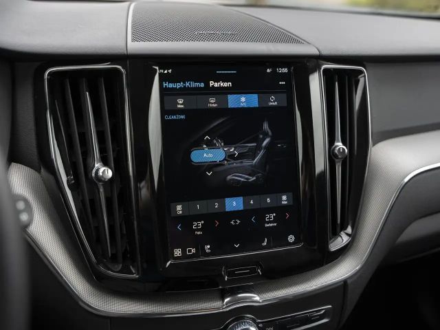 Volvo XC60 AWD Dark Plus