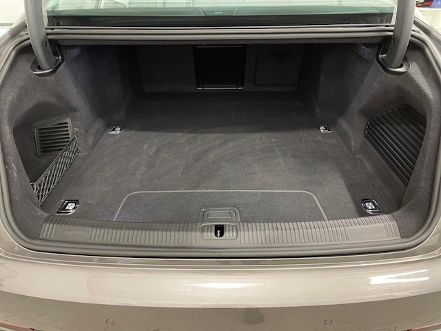 Audi A8 60 TFSI Hybride Quattro