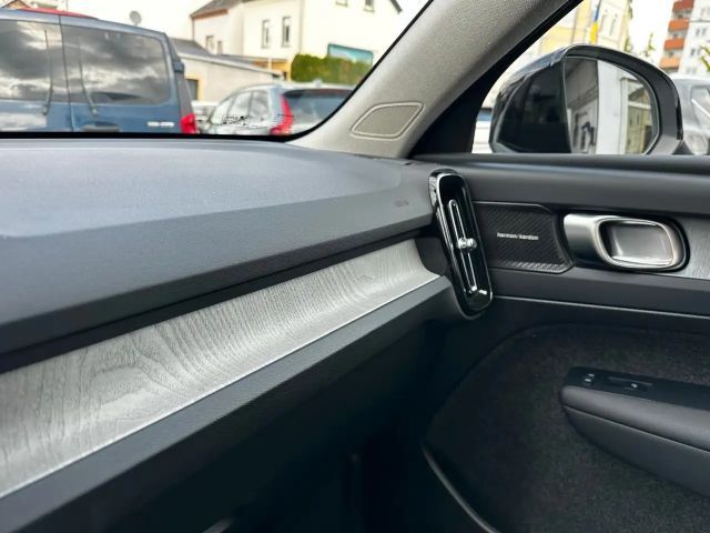 Volvo XC40 Dark Plus