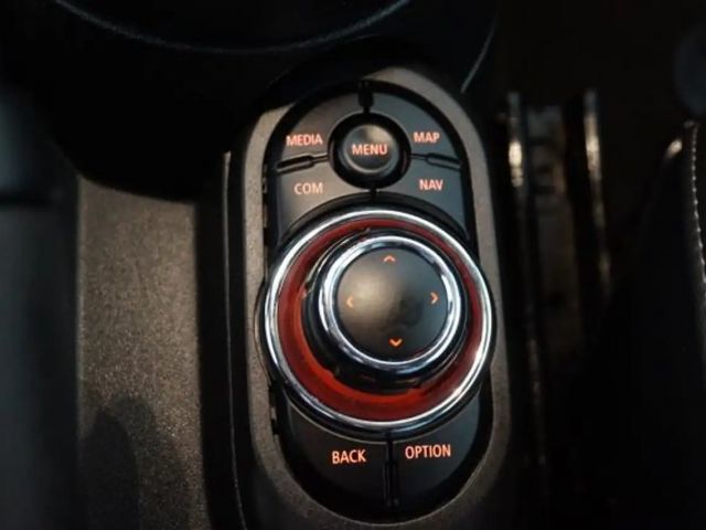 MINI Cooper COOPER 1,5 CAMDEN LEDER NAVI LED SHZ TEMPOMAT 17"