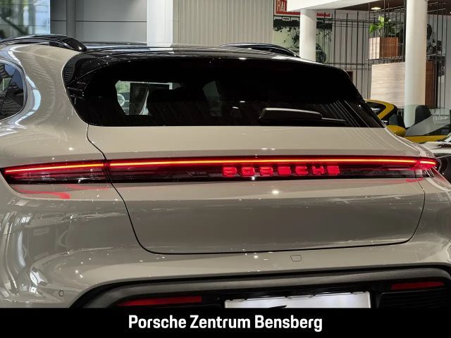 Porsche Taycan 4 Cross Turismo