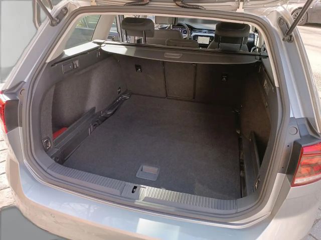 Volkswagen Passat 1.5 TSI Business DSG Variant
