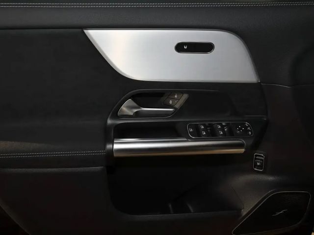 Mercedes-Benz GLA 220 4MATIC AMG Line