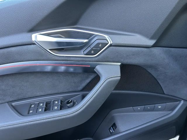 Audi e-tron 55 S-Line