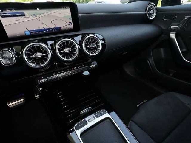 Mercedes-Benz A 200 AMG Line