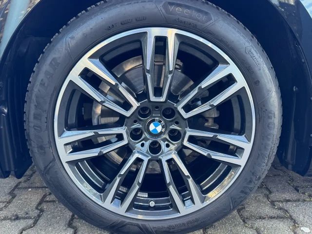 BMW 520 520i M-Sport Sedan