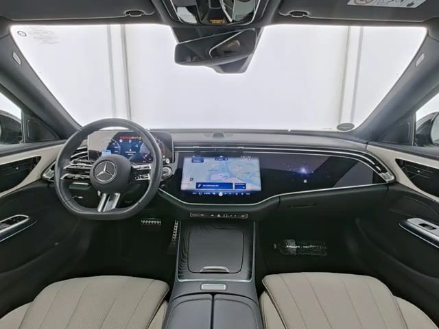 Mercedes-Benz E 220 AMG Line E 220 d Sedan