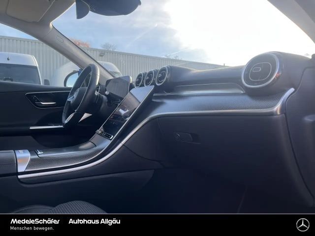 Mercedes-Benz C 300 AVANTGARDE C 300 d Sedan