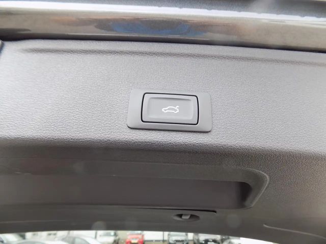 Audi A4 30 TDI Avant S-Line