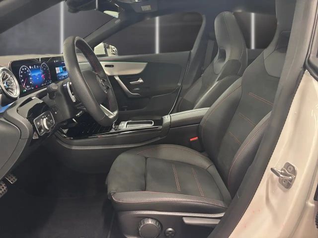 Mercedes-Benz CLA 200 AMG Line Coupé