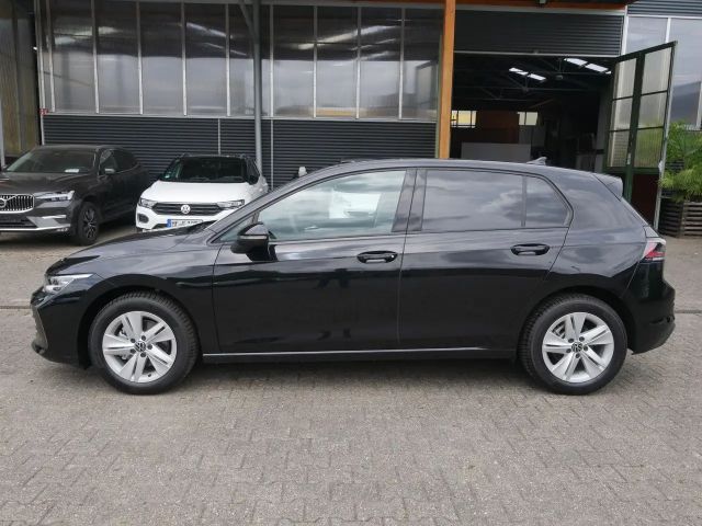 Volkswagen Golf 1.5 eTSI Golf VIII Life
