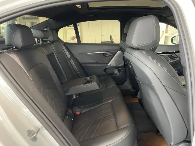 BMW 520 520d M-Sport Sedan