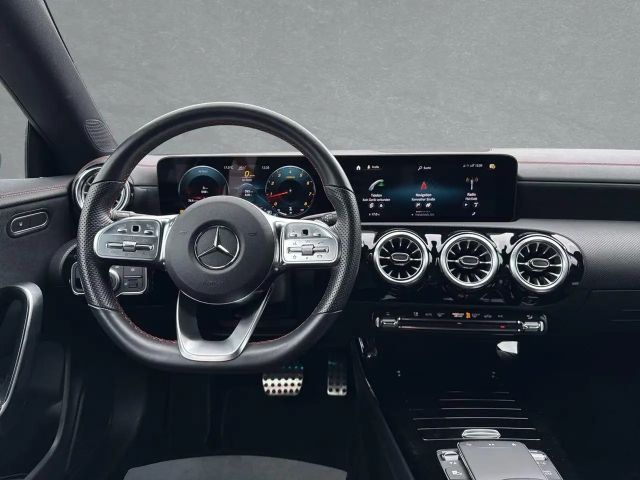 Mercedes-Benz CLA 200 AMG Line