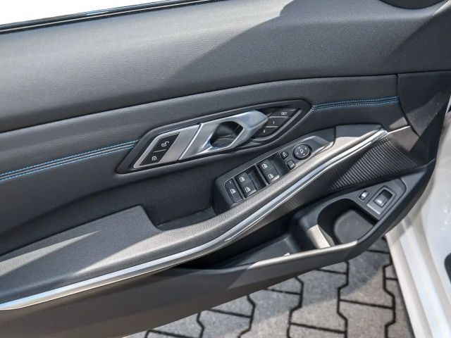 BMW 330 330e M-Sport xDrive