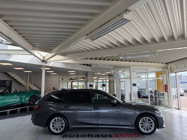 BMW 320 320e M-Sport Touring