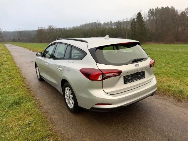 Ford Focus Cool & Connect Wagon