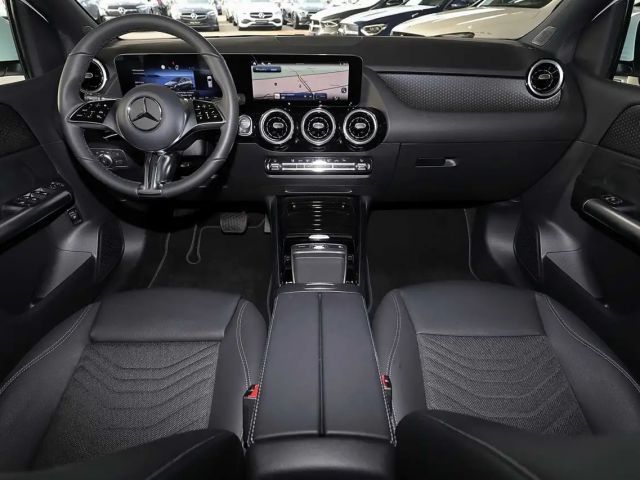 Mercedes-Benz B 200 PANORAMA+KAMERA+CARPLAY+MBUX+LED+PDC+17"