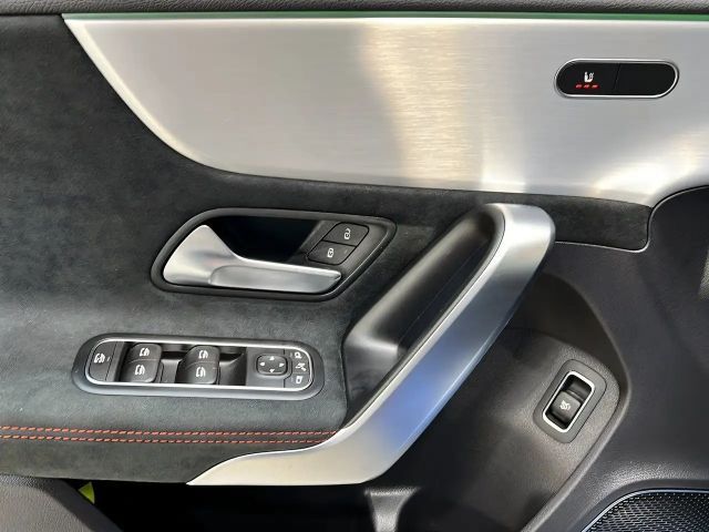 Mercedes-Benz A 250 4MATIC AMG Line