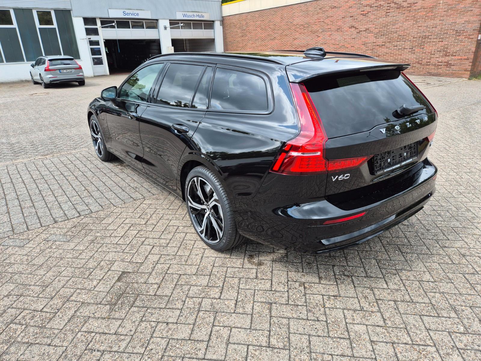 Volvo V60 AWD Dark Hybrid Plus Recharge