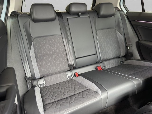 Volkswagen Golf 1.5 eTSI DSG Golf VIII Life