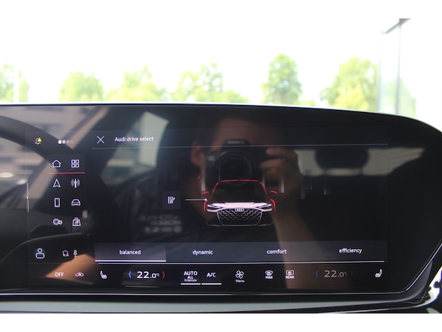 Audi A6 Avant Quattro S-Tronic