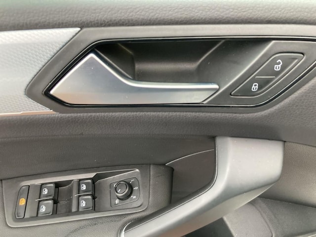 Volkswagen Touran 1.5 TSI DSG IQ.Drive