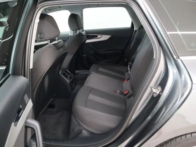Audi A4 40 TFSI S-Line