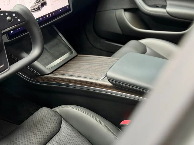 Tesla Model S Long Range