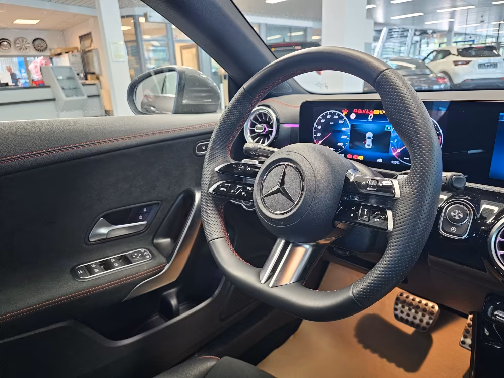 Mercedes-Benz CLA 200 AMG Line