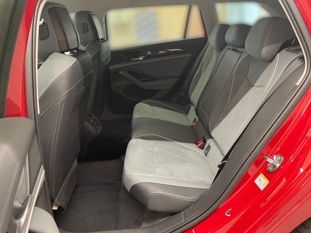 Volkswagen Passat 1.5 eTSI Business IQ.Drive