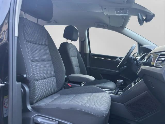 Volkswagen Touran 1.5 TSI DSG R-Line