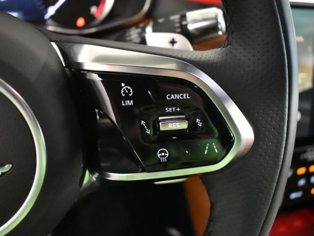 Jaguar F-Pace AWD P250 R-Dynamic