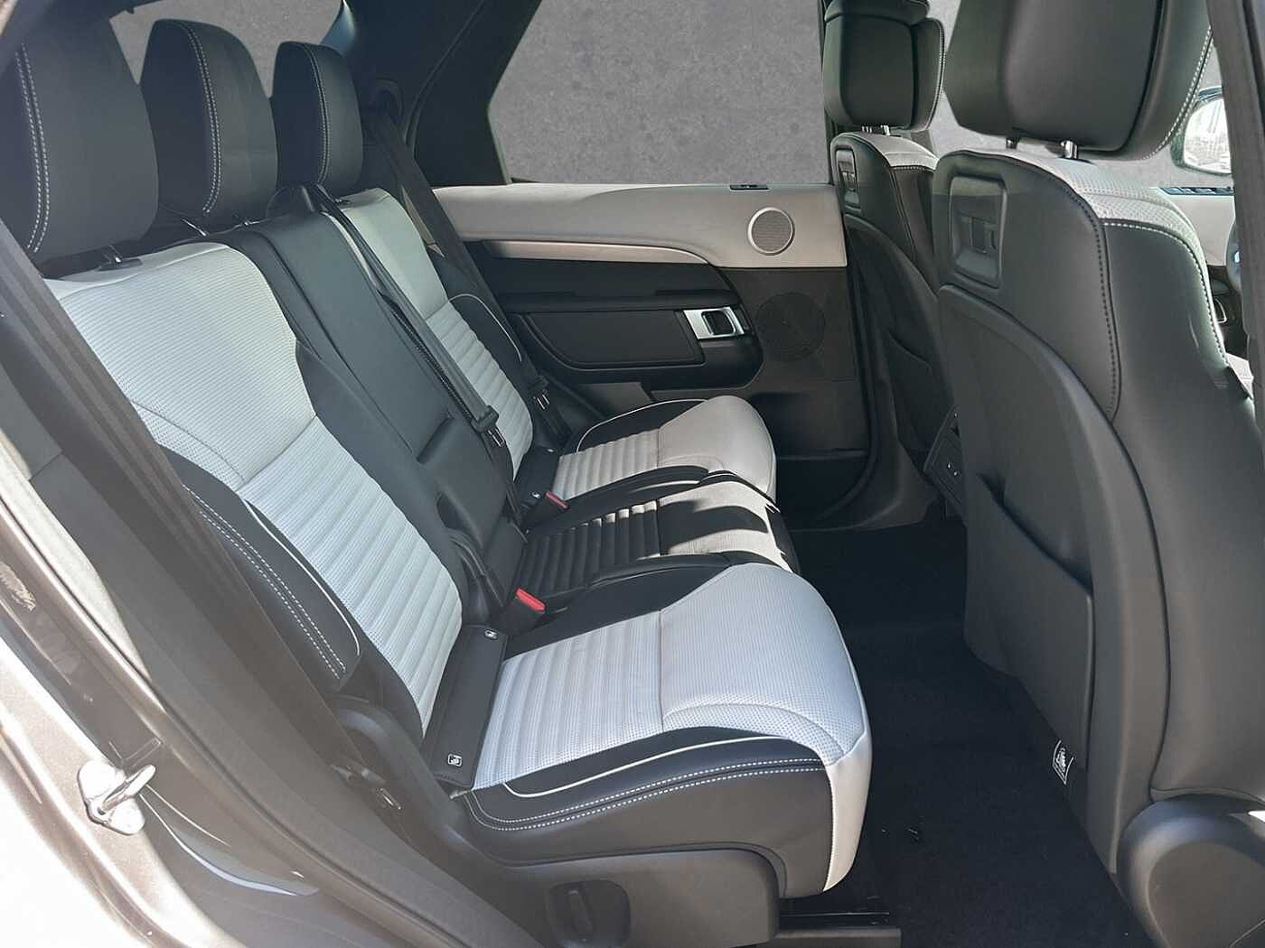 Land Rover Discovery D300 Dynamic HSE