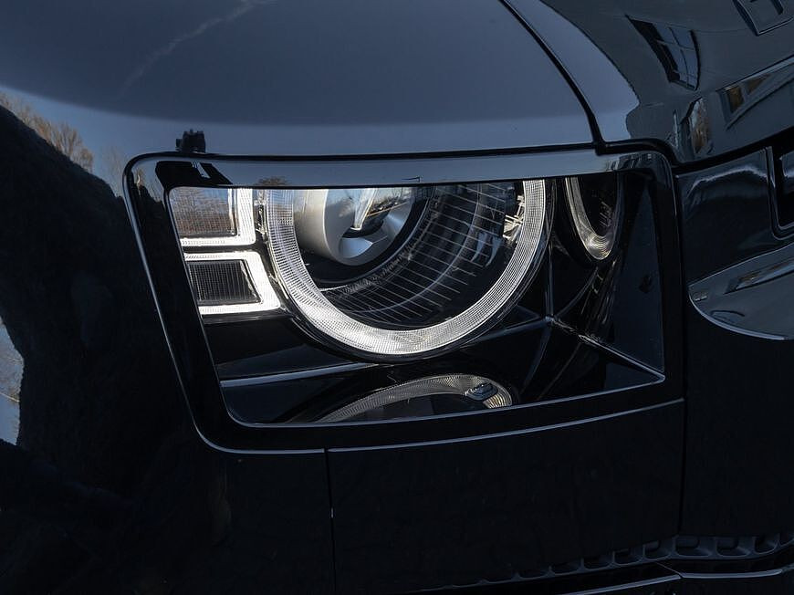 Land Rover Defender 110 Dynamic SE