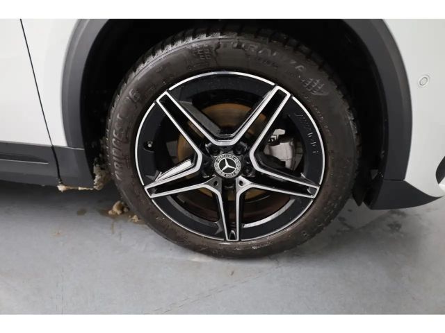 Mercedes-Benz GLA 200 AMG Line