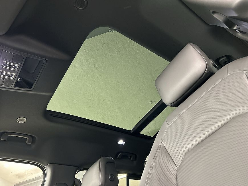 Land Rover Defender 110