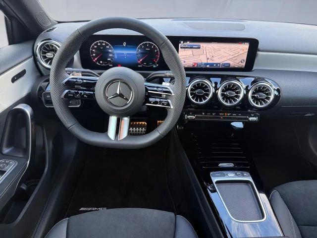 Mercedes-Benz A 200 AMG Line