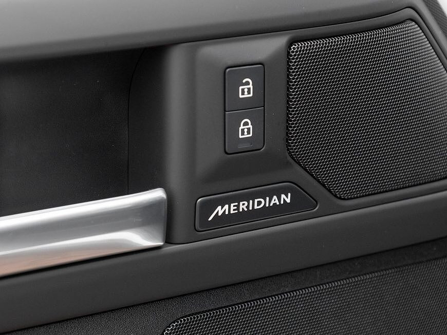 Land Rover Defender 110 Dynamic SE