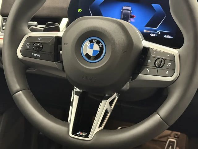 BMW iX2 xDrive30