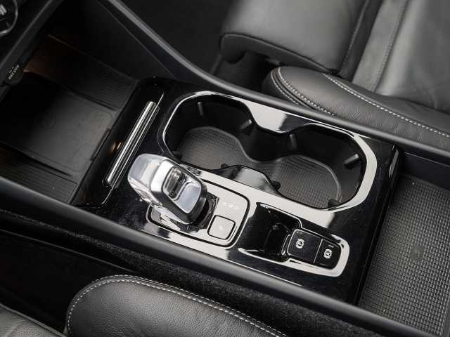 Volvo XC40 Bright Plus Recharge T4