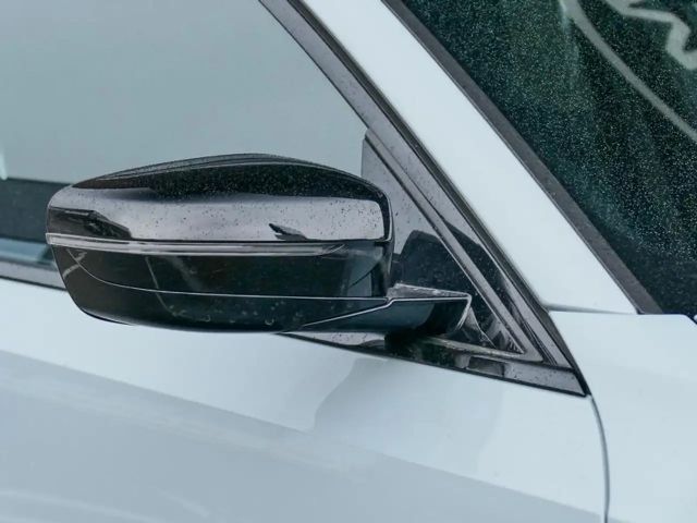 BMW 330 330e M-Sport Touring