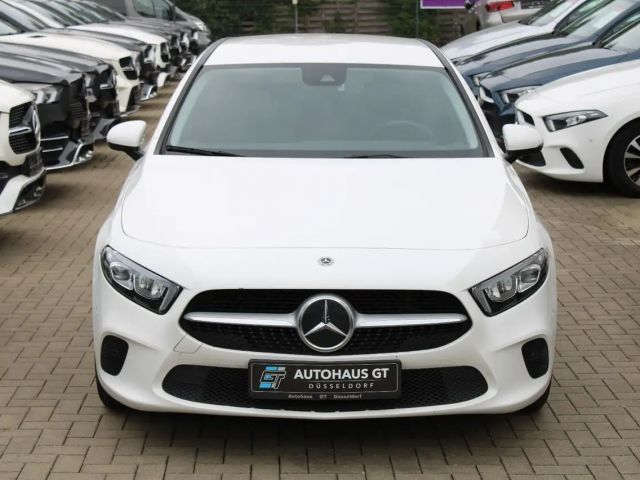 Mercedes-Benz A 180 A 180 d