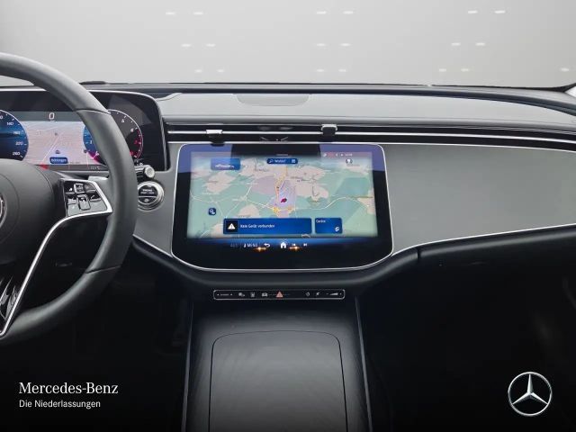 Mercedes-Benz E 200 AVANTGARDE Sedan