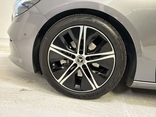 Mercedes-Benz B 180 B 180 d Sedan