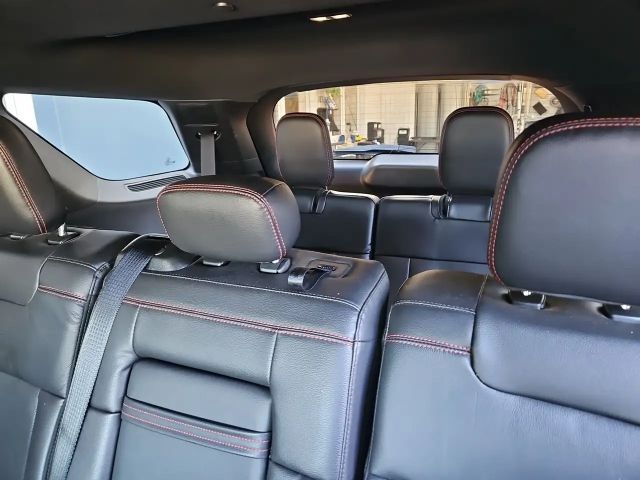 Ford Explorer ST Line