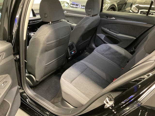 Volkswagen Golf 2.0 TDI DSG Style Variant