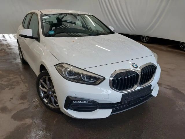 BMW 120 120i Sedan
